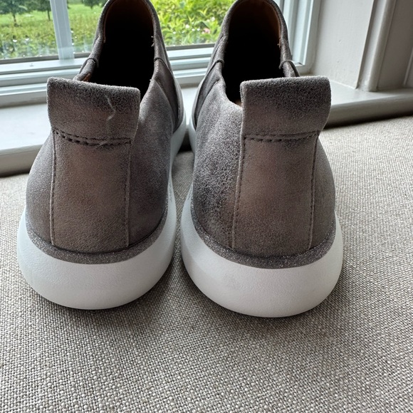 Johnston & Murphy Gold Metallic Suede Wedge Slip-on’s, Size 9 - Picture 4 of 9